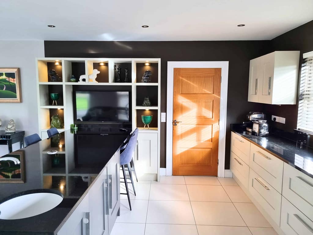 Dining room painted in Coleraine – clean edges and woodwork